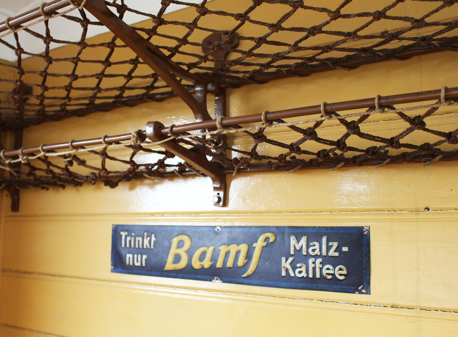 KaN_Museumsbahnhof_Schönberg_BamfMalzkaffee_Foto_(c)www.kielamnil.de
